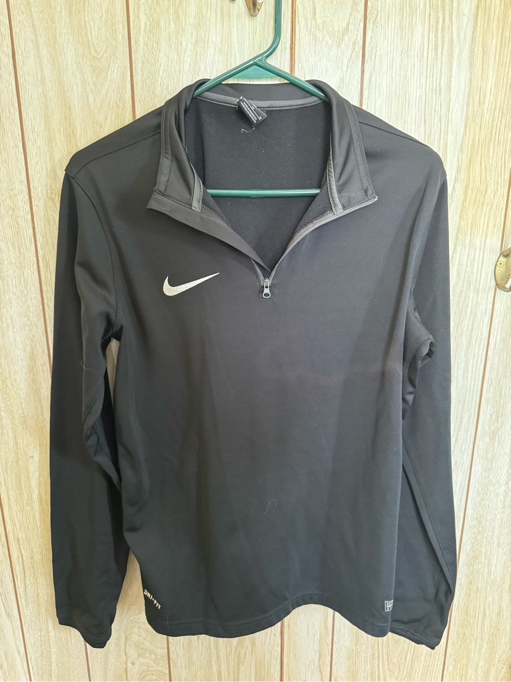 Nike Men’s Black Quarter-Zip Performance Pullover